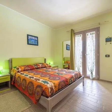 Bed & Breakfast L'arcobaleno Di Chia Cin It11101ce Domus De Maria