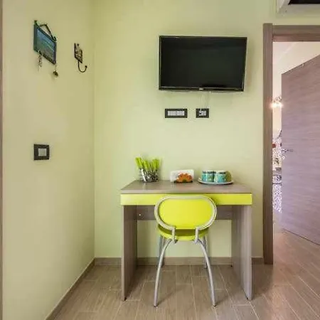 Bed & Breakfast L'arcobaleno Di Chia Cin It11101ce Domus De Maria