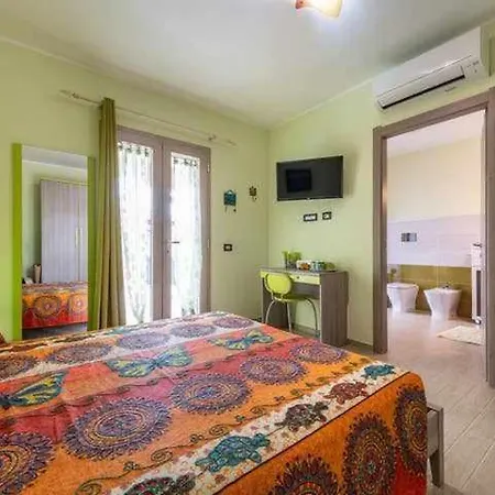 Bed & Breakfast Larcobaleno Di Chia Cin It11101ce