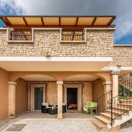 Larcobaleno Di Chia Cin It11101ce Bed & Breakfast Domus De Maria