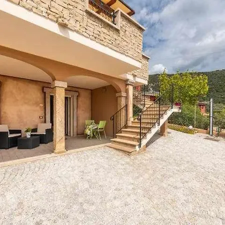 Bed & Breakfast Larcobaleno Di Chia Cin It11101ce *