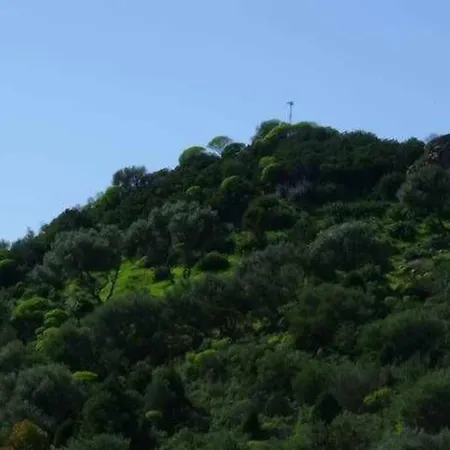 Alojamento de Acomodação e Pequeno-almoço L'arcobaleno Di Chia Cin It11101ce Domus De Maria